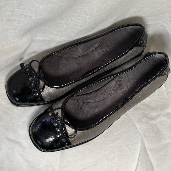 Aerosoles Elegant Black and Silver Women's Ballet Flats size 8.5 - Picture 2 of 11
